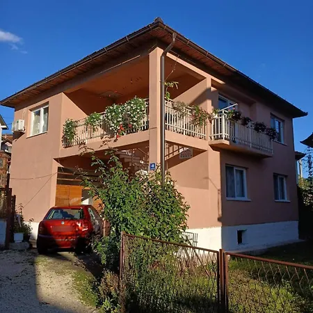 Sarac Apartmán *